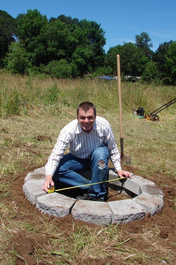 Measuring the fire pit. It must be 36 inches or less in diameter. It is.