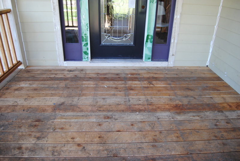 Front entry way. Purple paint around the side lites.