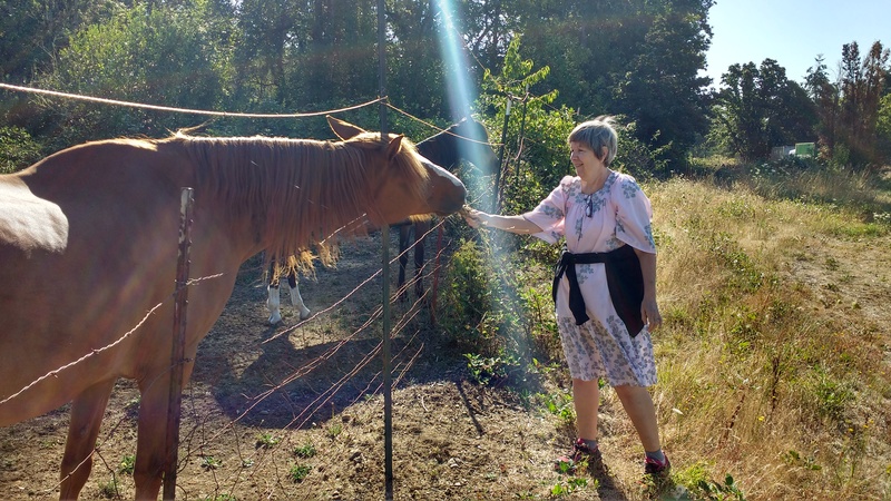 Cindy meets some of our neigh-bors. Lois loved the light beam.