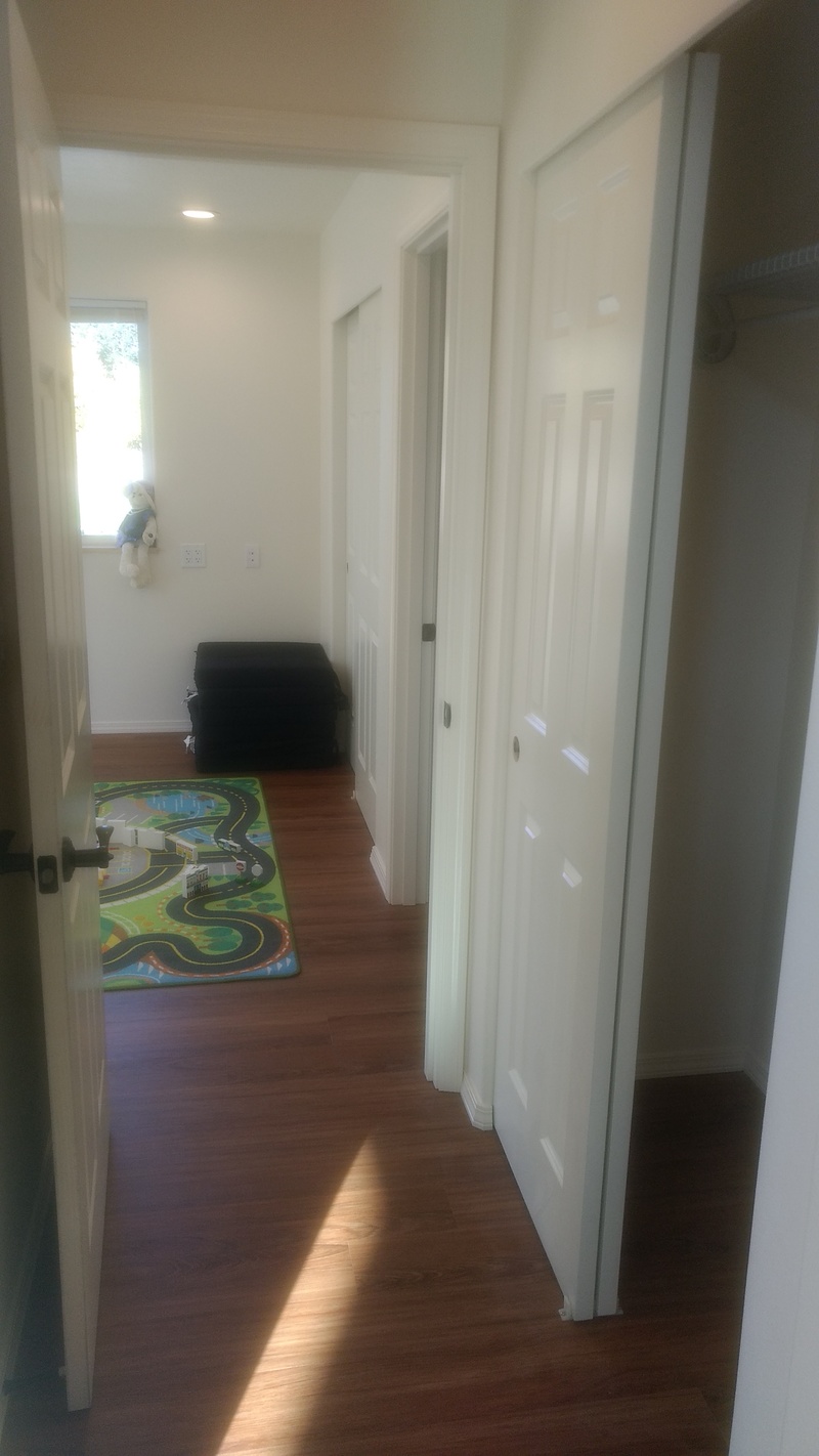 rm4h: Room 4 Hallway