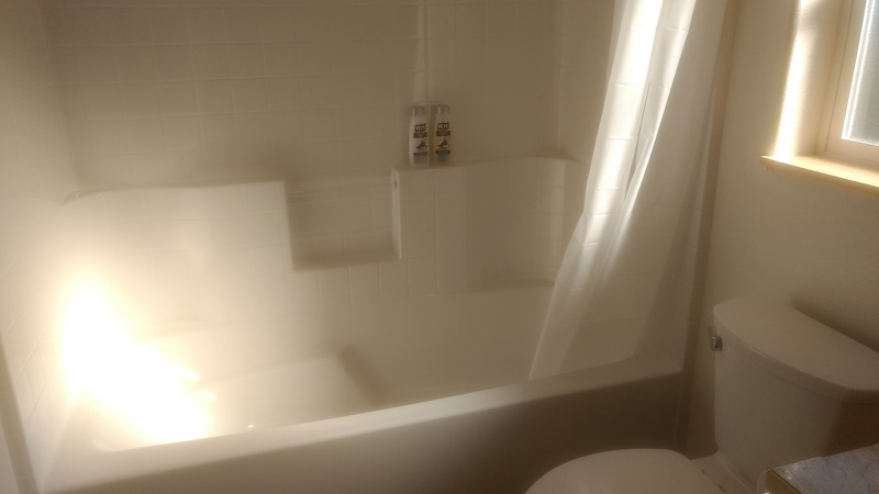 rm9b: Room 9 bathtub