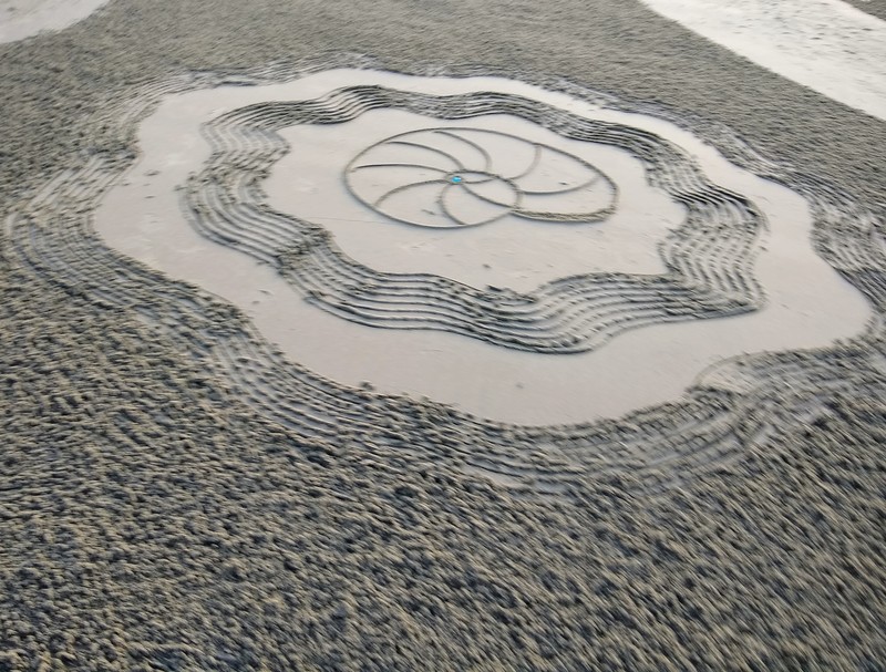 Artwork in the Circles of Sand