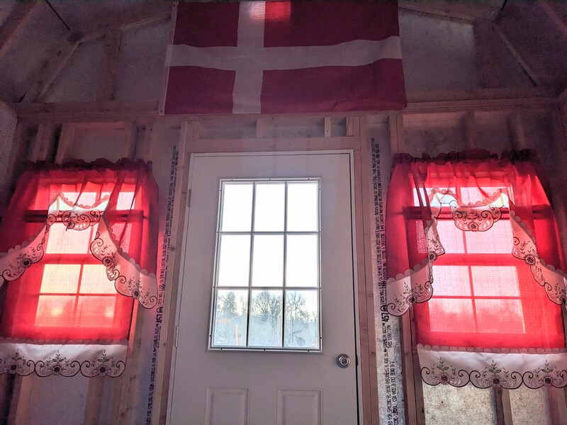 B7 front windows and Danish flag.