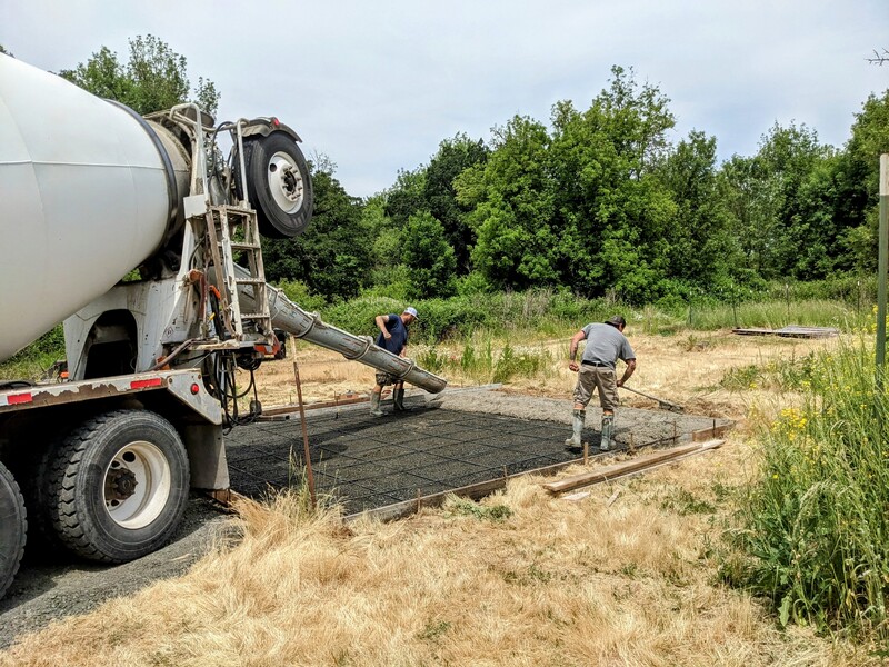 Filling the form with concrete.