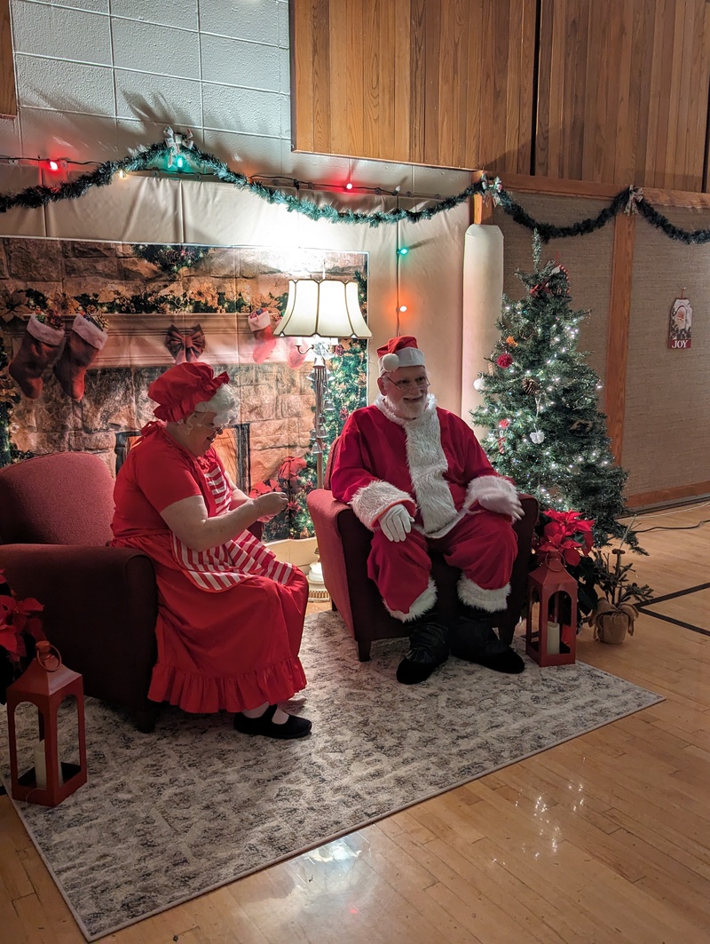 Mrs Claus and Santa.