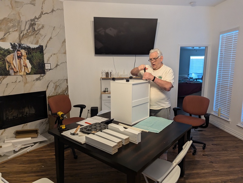 Don builds a five-drawer unit.