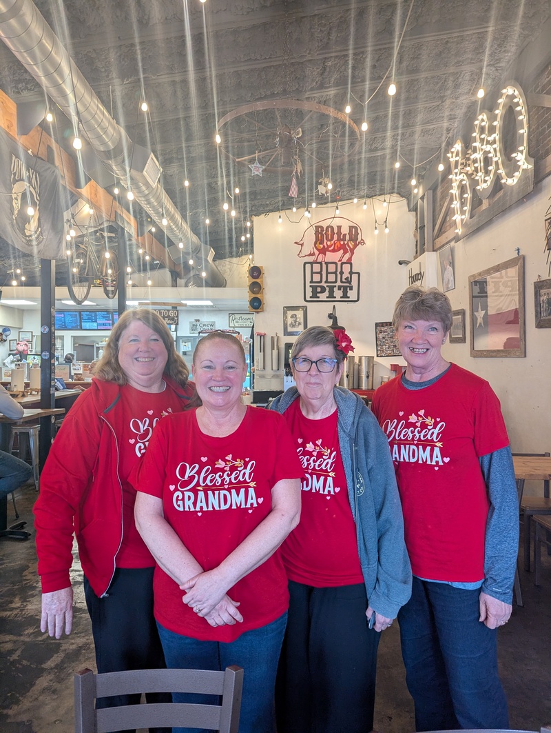 Bold BBQ Pit. Lois, Cheryl, Cindy, Laura.