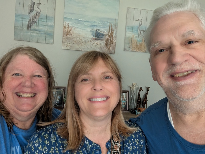 Lois, cousin Julie Hansen, Don