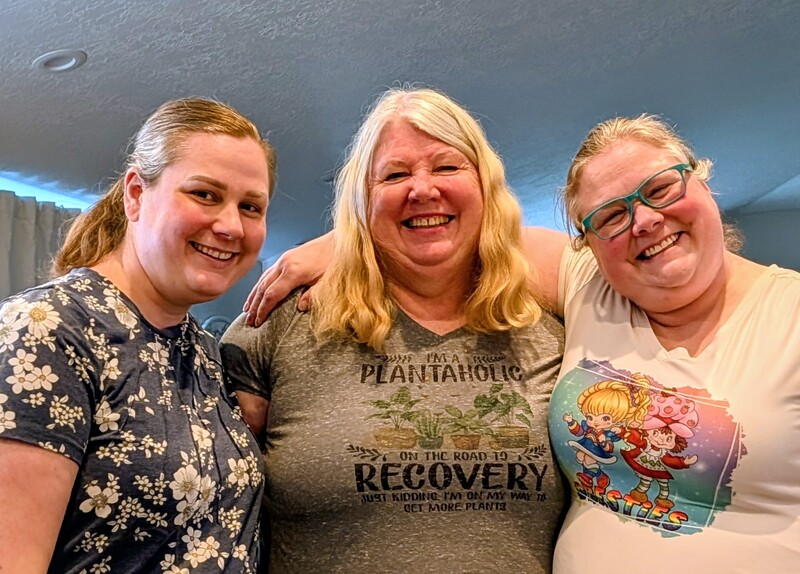 Stacia, Lois, Larissa