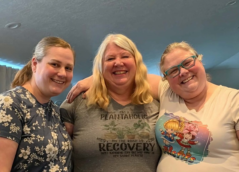 Stacia, Lois, Larissa